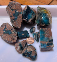 Load image into Gallery viewer, Needles Blue Gem Silica Rough Parcel