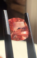 Load image into Gallery viewer, Faceted Oregon Sunstone With Schiller
