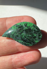 Load image into Gallery viewer, Maw Sit Sit Cabochon
