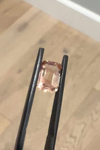 Load and play video in Gallery viewer, Oregon Sunstone w Schiller
